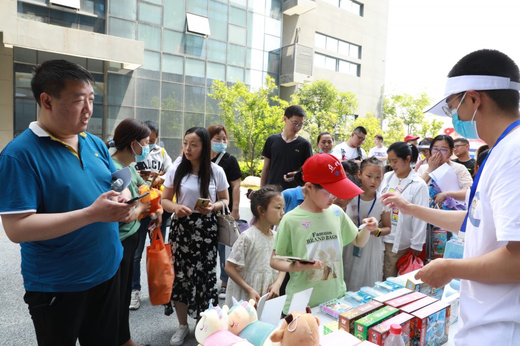 設計城第二屆社會開放日拉開帷幕，市民游客新奇體驗大呼“過癮”