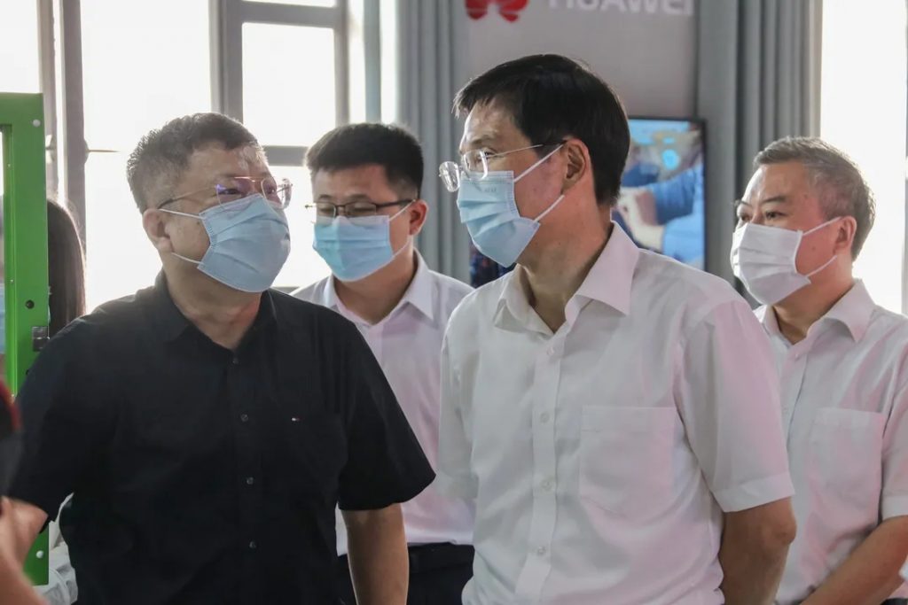 江西省副省長陳小平一行調(diào)研江西工業(yè)設(shè)計小鎮(zhèn)，他指出......