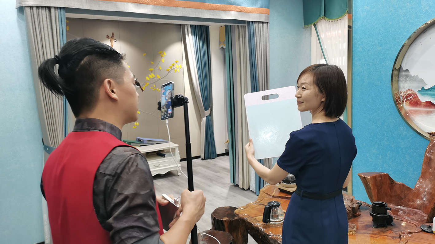 拿來吧！我的寶藏家居 快手家裝垂類主播國慶約“惠”慧聰城