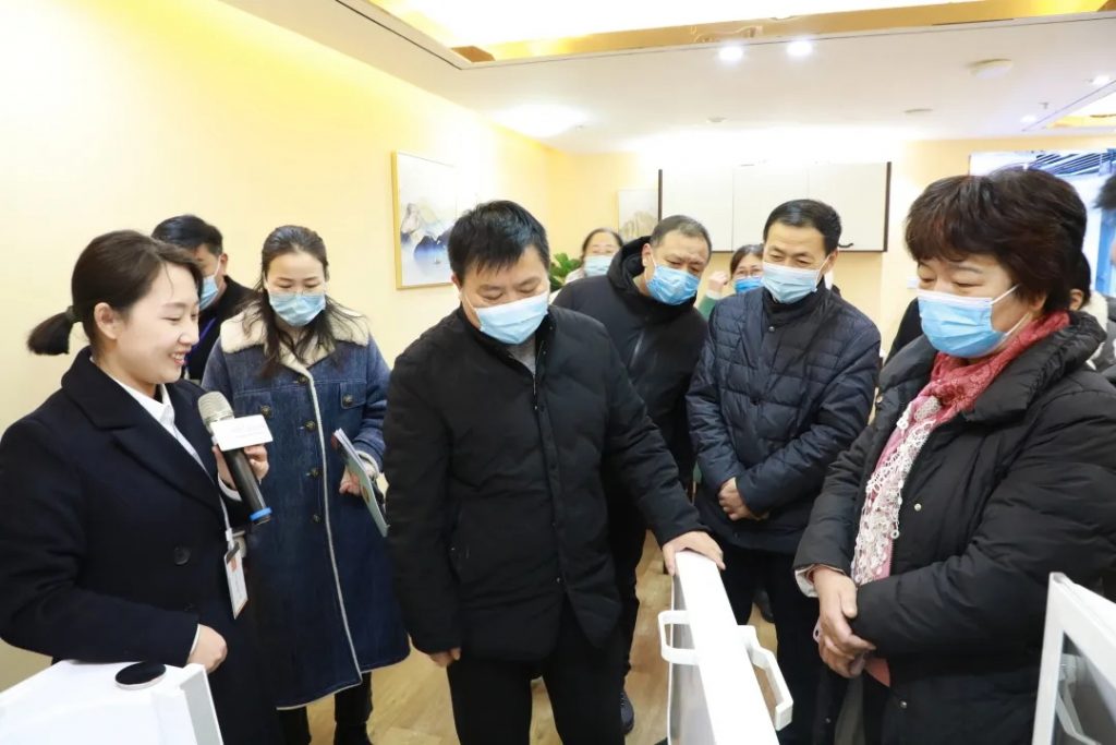 沁陽市人大常委會主任許國順一行蒞臨設(shè)計城參觀考察