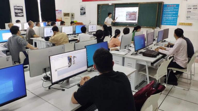 兩個月掌握工業(yè)機(jī)器人操作，設(shè)計城助力北滘培育智造人才！