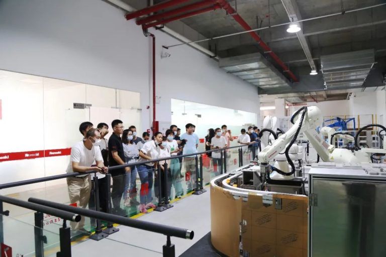 兩個月掌握工業(yè)機(jī)器人操作，設(shè)計城助力北滘培育智造人才！