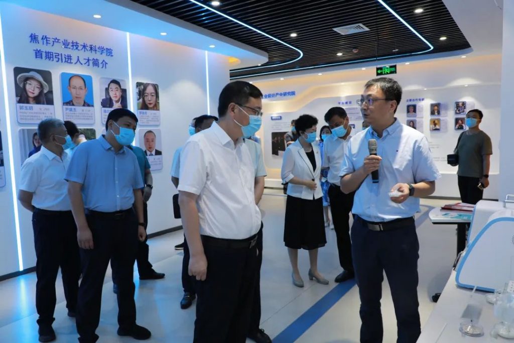 【新聞動態(tài)】武陟縣縣委書記秦迎軍一行蒞臨設計城參觀調研