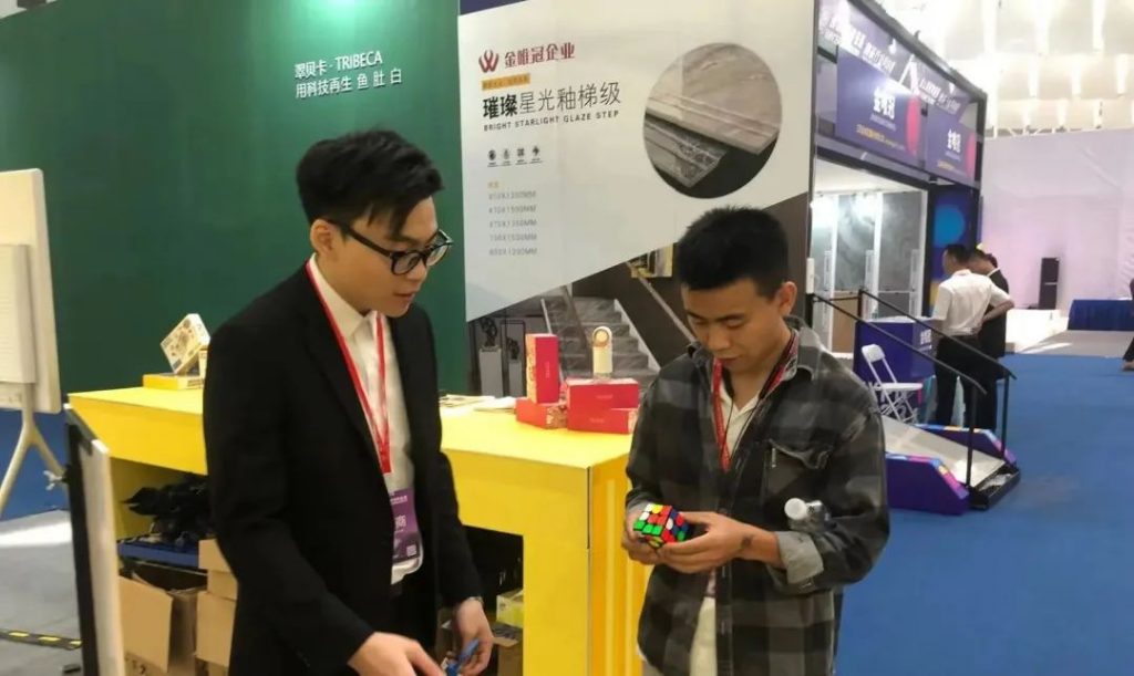 一起“箱”遇設(shè)計(jì)！設(shè)計(jì)城產(chǎn)品亮相佛山潭州陶瓷展