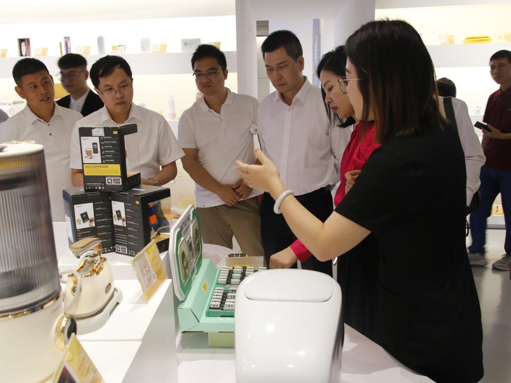 深佛企業(yè)代表共議“設(shè)計(jì)+科技”合作 加快形成新質(zhì)生產(chǎn)力
