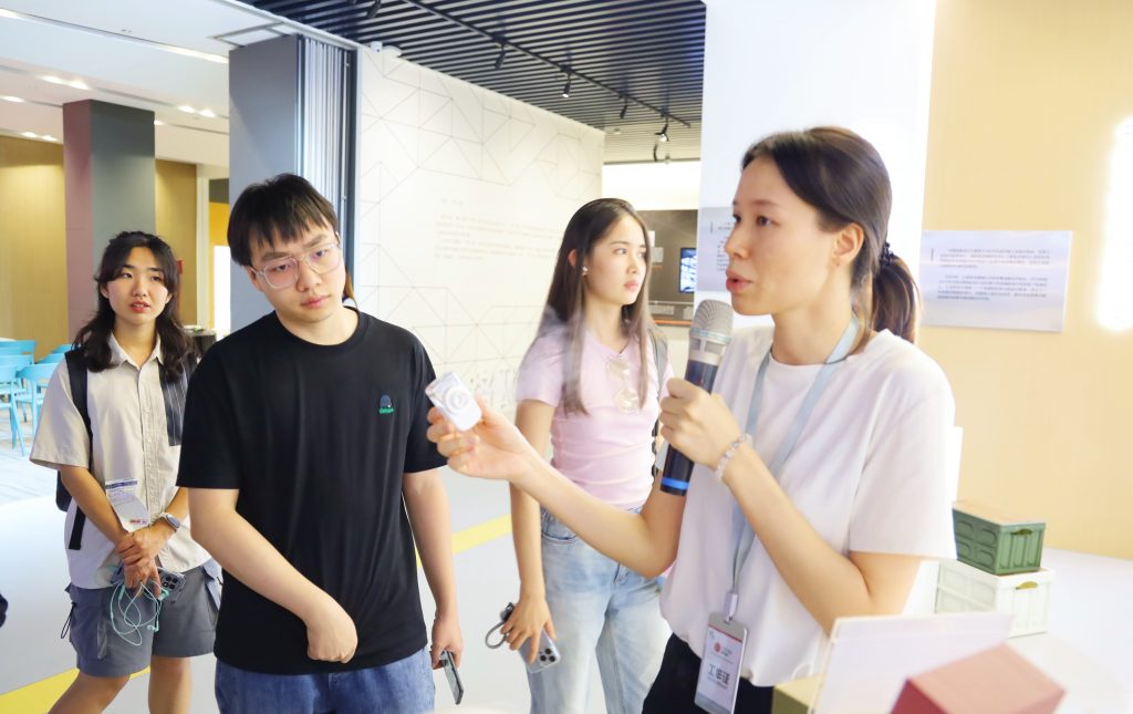 深化產(chǎn)學(xué)研交流 | 清華大學(xué)深圳國際研究生走進設(shè)計城
